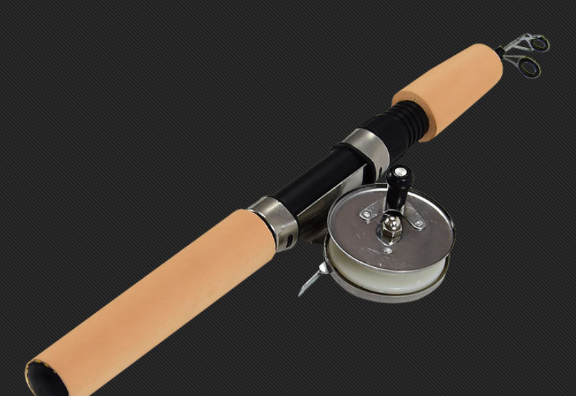 FUN WITH THE ICE FISHING ROD! USE THIS FISHING ROD TO ENJOY ICE FISHING IN  WINTER!